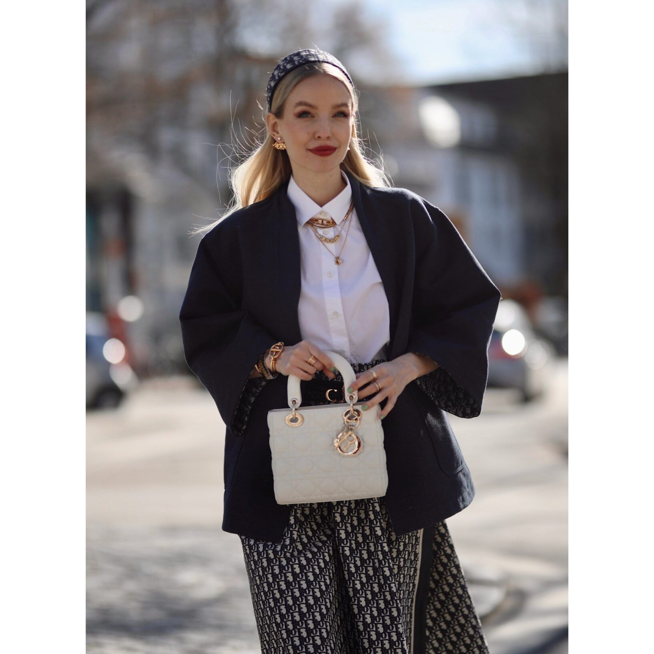 MEDIUM LADY DIOR BAG - 6-10.png