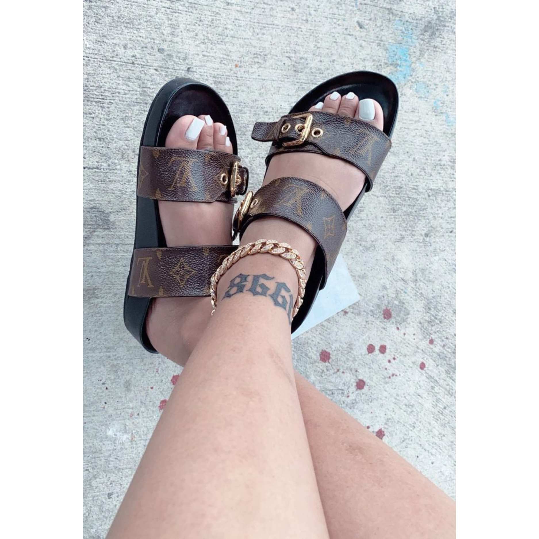 5 Bom Dia Flat Mule - 5-10.jpeg