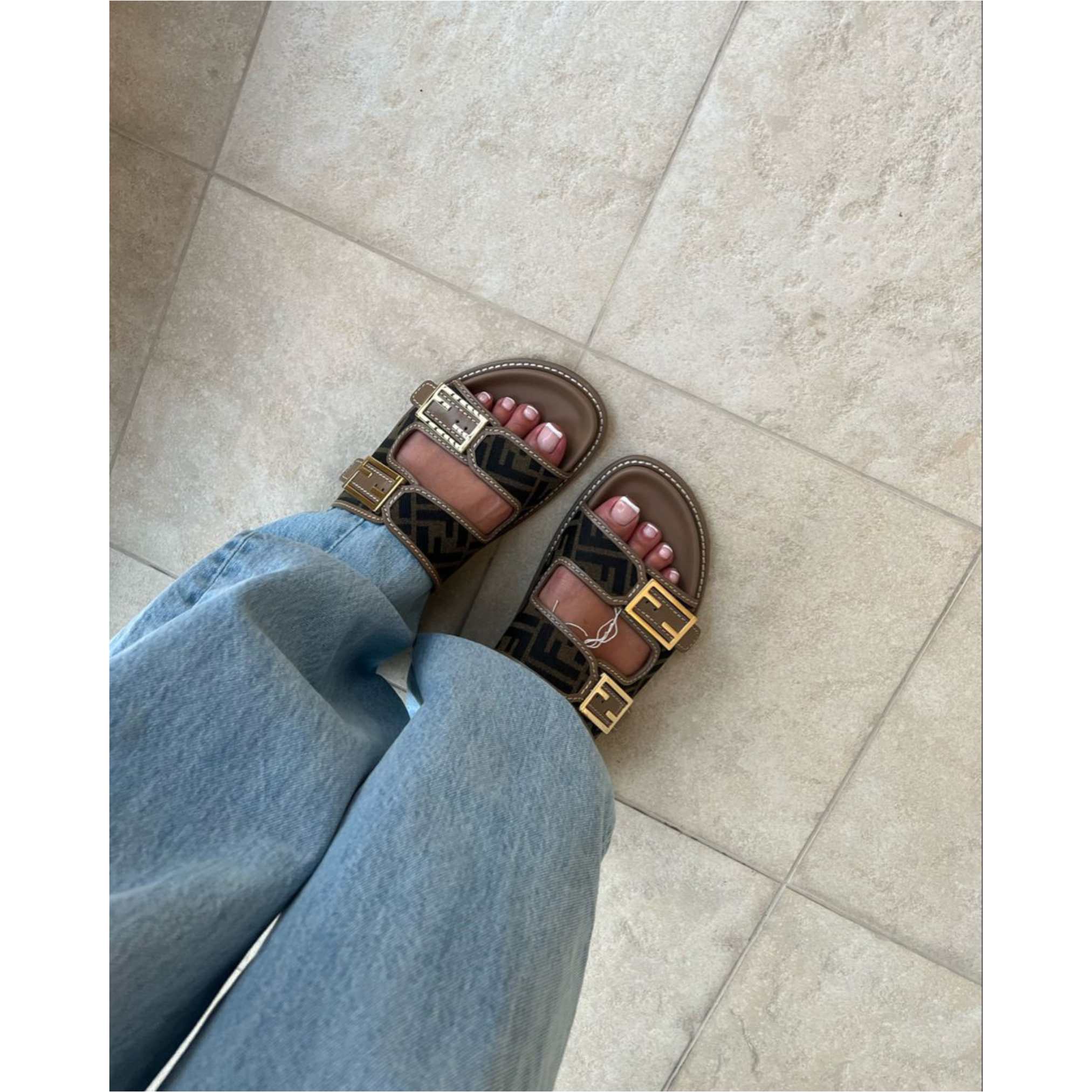 Fendi Logo Plaque Sandals - 4-17.jpeg